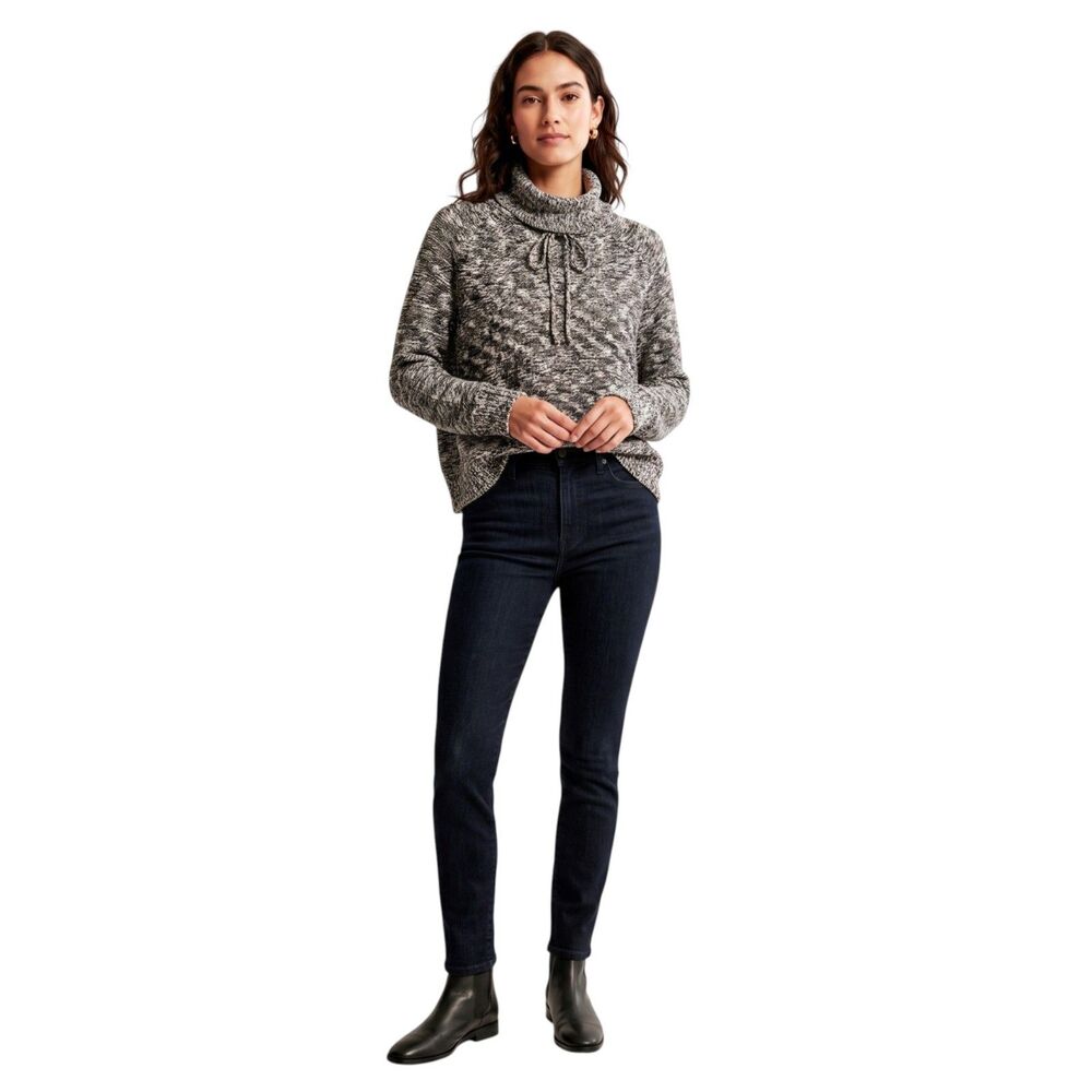 Chaps Women's Black Turtleneck Sweater Medium